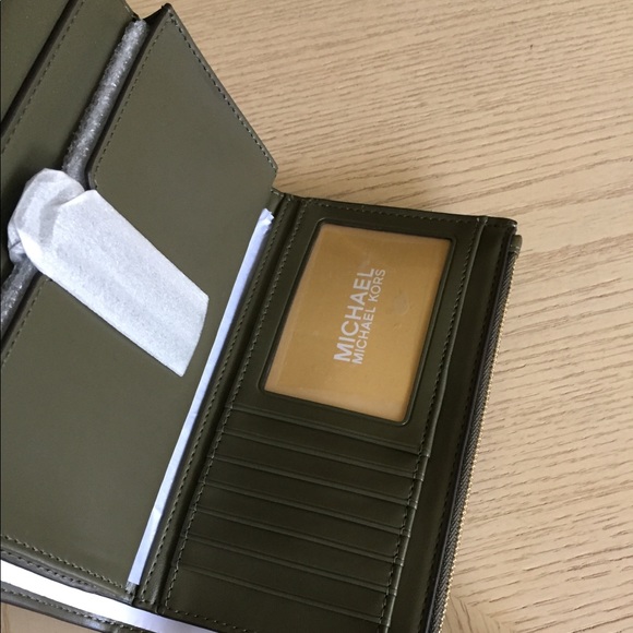 Michael Kors Olive Leather Phone Wristlet - Picture 8 of 13